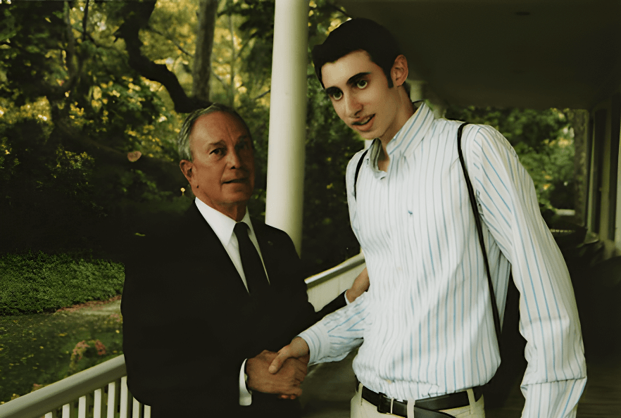 Edward Sturm shaking hands with Michael Bloomberg - upscaled